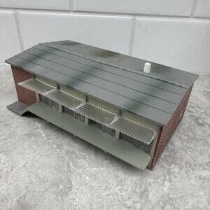 Vollmer Germany HO Industrial Building, Doors Slide Open/Close, Weathered